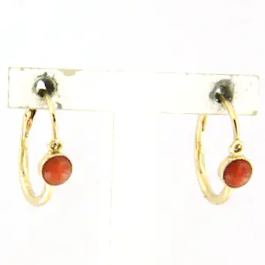 18k gouden oorhangers bezet met koraal kopen? Bied vanaf 110!