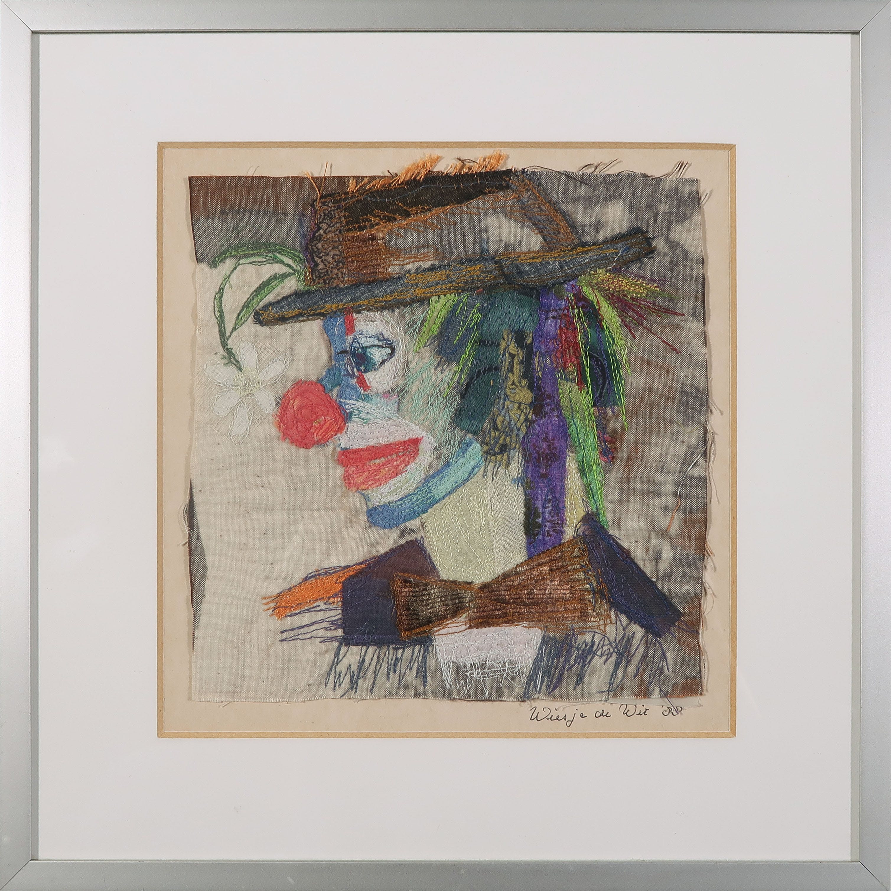 Wiesje de Wit - Collage van gestikt textiel, Clown - Ingelijst verkocht voor € 40!