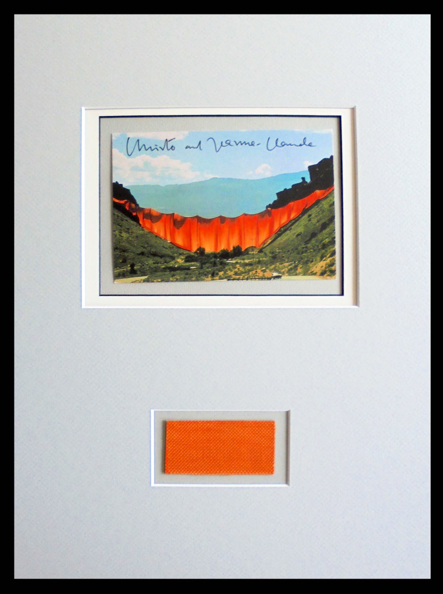 Christo - Project " Valley Curtain " 1970/72 - inc. original stofmonster - handgesigneerd verkocht voor € 129!