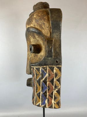 Pende - 220306 African mask from the Pende - Congo. kopen? Bied vanaf 45!