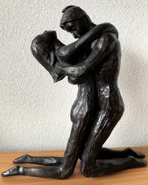 Niet of onleesbaar gesigneerd - Groot beeld " VERLIEFD STEL " kopen? Bied vanaf 1!