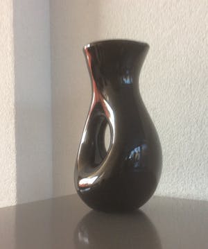 Niet of onleesbaar gesigneerd - BORMIOLI - ZWART GLAZEN KARAF kopen? Bied vanaf 1!