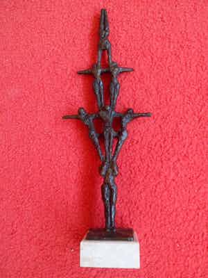 John Bier - trapeze groot beeld. verkocht voor € 125!