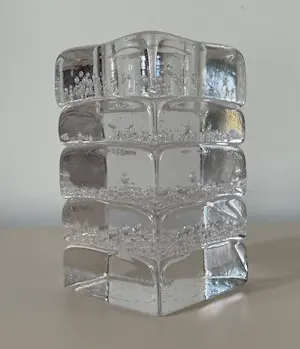 Floris Meydam - Twee vierkant kristallen kandelaren kopen? Bied vanaf 50!