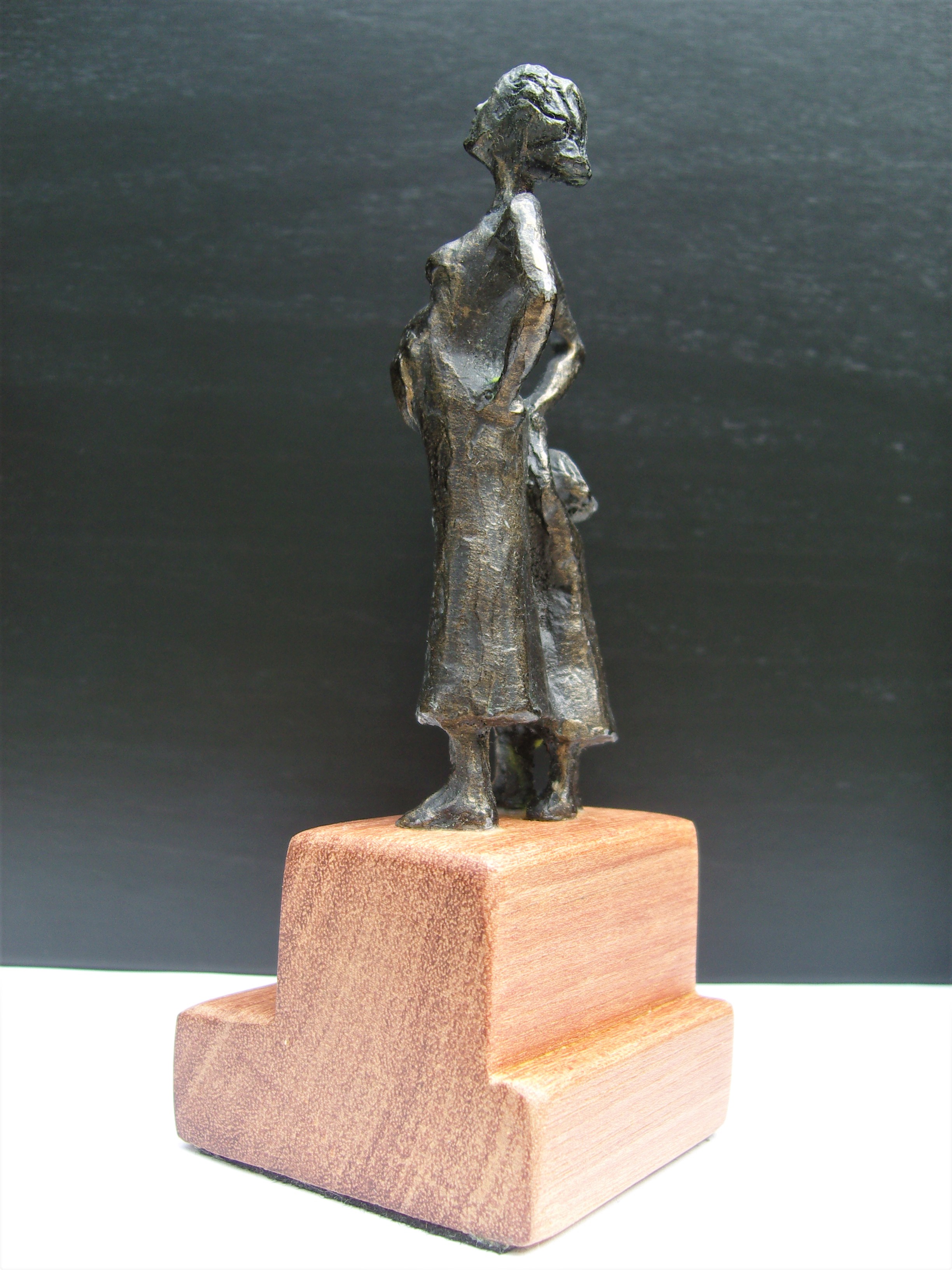 Brons (Onbekend) - Bronzen beeldje van zwangere moeder en haar dochtertje. kopen? Bied vanaf 50!