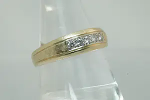 39 - Vintage 14krt geel-gouden rij- ring met 5 briljant gesl. (0.30ct) diamanten kopen? Bied vanaf 160!