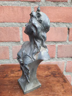 Niet of onleesbaar gesigneerd - Jeanne D'arc et Geneviève kopen? Bied vanaf 1!