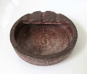 Potterij Zaalberg - Grote ronde asbak verkocht voor € 1!