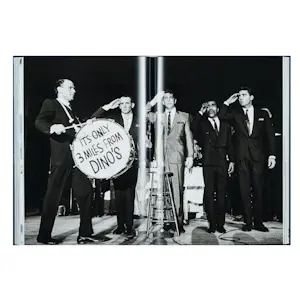 Phil Stern - Gay Talese. Frank Sinatra Has a Cold kopen? Bied vanaf 1000!