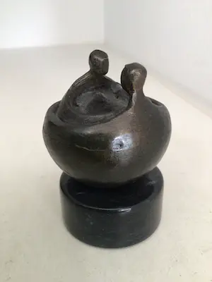 Corry Ammerlaan - Sculptuur “ TAKE CARE “ kopen? Bied vanaf 1!