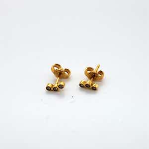 18kt gouden oorstekers met 6x diamanr 1,01gr verkocht voor € 70!