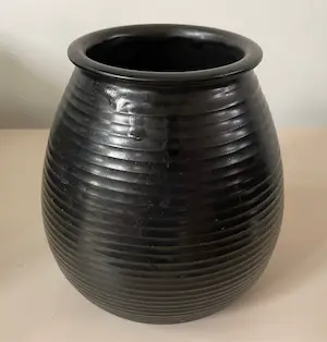 ADCO - Zwarte Ribbelvaas model 1014 kopen? Bied vanaf 1!