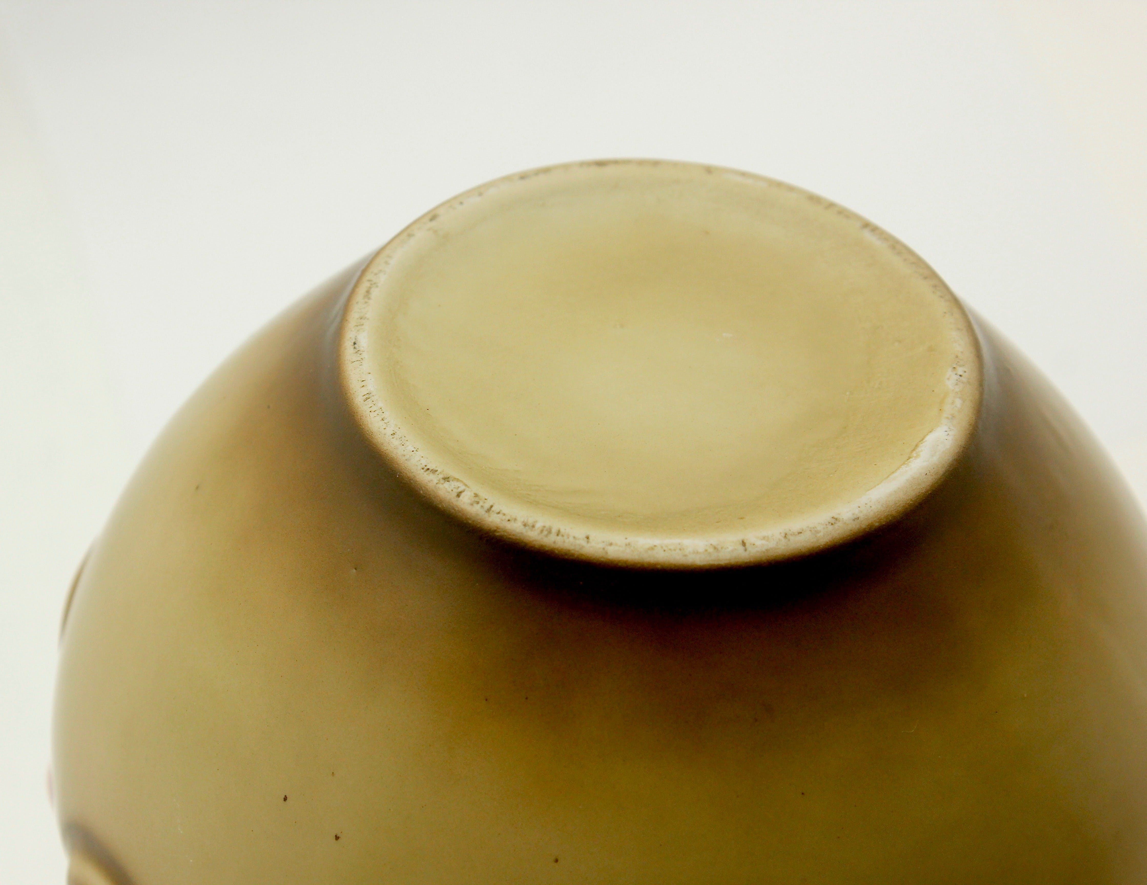 N.V. Porselein- en Tegelfabriek Mosa - Organisch vormgegeven Art deco oorvaas kopen? Bied vanaf 29!