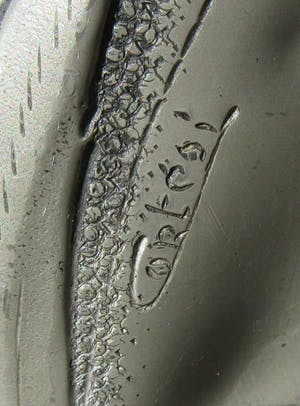 Niet of onleesbaar gesigneerd - Art nouveau hand versierde tinnen vaas door Francois Cortesi kopen? Bied vanaf 10!