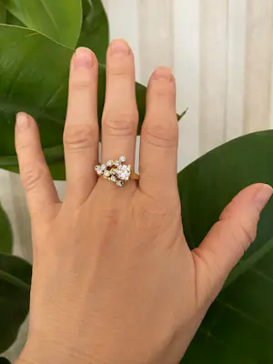 AcheterVintage cocktailring van 18 karaat geelgoud met diamanten? Enchérissez de 1500!