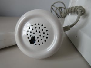 Curiosa - Ericsson witte Bakelieten telefoon type 11420/2 kopen? Bied vanaf 1!