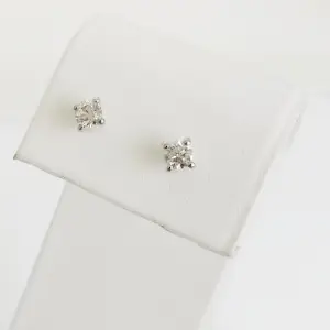 Diamanten oorbellen 0,32 ct kopen? Bied vanaf 330!