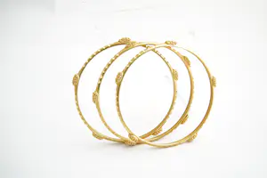 81 -  Fraaie SET van 3 hoog gehalte (22krt) gouden armbanden - Oosters model kopen? Bied vanaf 1740!