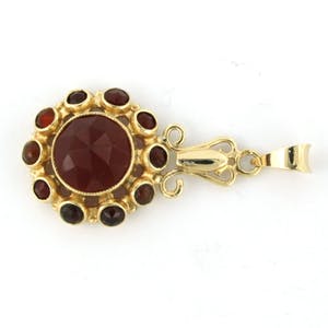 14k geel gouden entourage hanger bezet met carneool - afm 3.4 cm x 1.8 cm kopen? Bied vanaf 175!