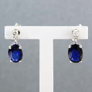 18k witgouden oorknoppen met saffier tot. 2,15ct en diamant 0.12 ct verkocht voor € 420!
