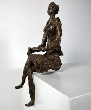 Wil Willemsen - Brons, Zittende dame kopen? Bied vanaf 200!