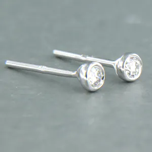 14k wit gouden solitair oorknoppen met briljant geslepen diamant tot. 0,20ct kopen? Bied vanaf 240!