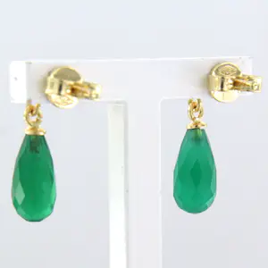 18k geel gouden oorhangers bezet met groene onyx en biljant geslepen diamant kopen? Bied vanaf 210!
