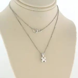 14k wit gouden collier met solitair hanger met briljant geslepen diamant 0.12ct kopen? Bied vanaf 250!