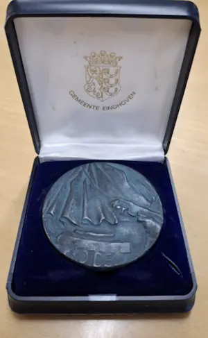 AcheterJos Reniers - Volunteer Medal ‘Pro Deo’ – Jos Reniers | Municipality of Eindhoven 2007? Enchérissez de 85!