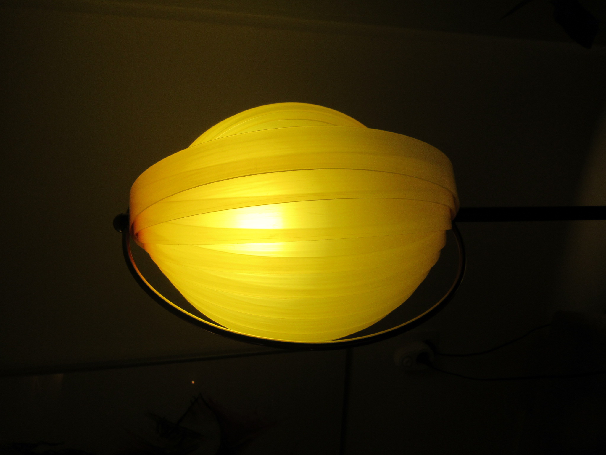 Niet of onleesbaar gesigneerd - Moon vloerlamp verkocht voor € 1!