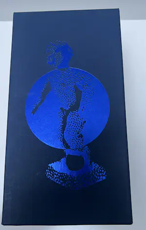 Carolein Smit - Bronzen sculptuur | Kind met bal kopen? Bied vanaf 175!