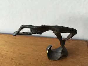 Corry Ammerlaan - Beeldje, Een duik in het diepe kopen? Bied vanaf 1!