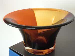 Bernard Heesen - Driekleurige schaal verkocht voor € 54!