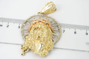 Markante 14Krt tri-color gouden Jezus met doornenkroon en Halo - hanger kopen? Bied vanaf 180!
