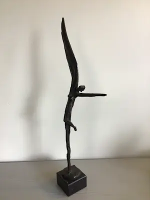 Klaas van den Berg - Zeldzaam sculptuur ( Titel onbekend). kopen? Bied vanaf 149!