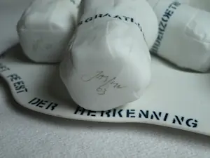 Jo Schoenmakers - & Marjo de Vries (JAS/MV) : Porselein , Het Feest der Herkenning -2003 kopen? Bied vanaf 150!