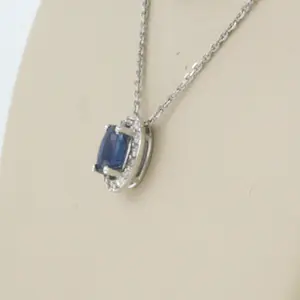 14k gouden collier met hanger met saffier en briljant geslepen diamant kopen? Bied vanaf 185!