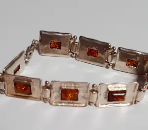 AcheterIn nieuwstaat .Zilveren armband bezet met natuurlijke rechthoekige Barnsteen? Enchérissez de 100!