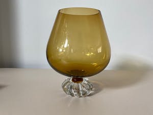 Bo Borgstrom - Amber glazen bokaalvaas op voet kopen? Bied vanaf 1!