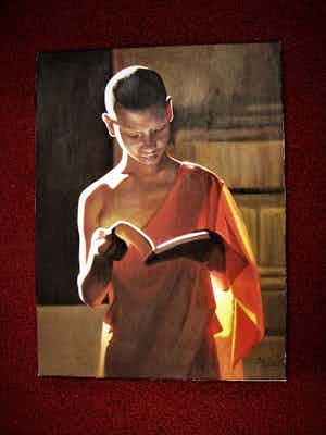 Niet of onleesbaar gesigneerd - Thailand - GROOT olieverf op doek "lezende jonge Monnik" gesigneerd verkocht voor € 1!