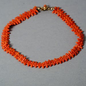 Niet of onleesbaar gesigneerd - bloedkoraal. kopen? Bied vanaf 1!