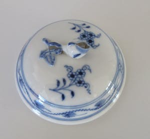 Meissen porzellan - Suikerpot met deksel in het beroemde blauw witte Zwiebelmuster decor - 1e keus kopen? Bied vanaf 35!