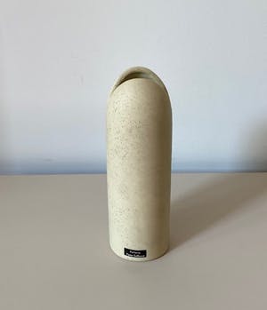 Peter Selhorst - Creme en vanille keramisch design vaasje kopen? Bied vanaf 1!