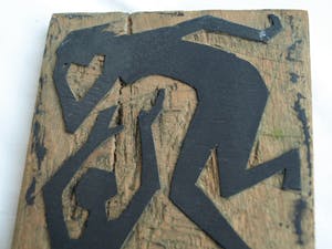 Klaas Pijlman - Houtreliëf / stempel , “Figuren” – ca 1975 kopen? Bied vanaf 1!
