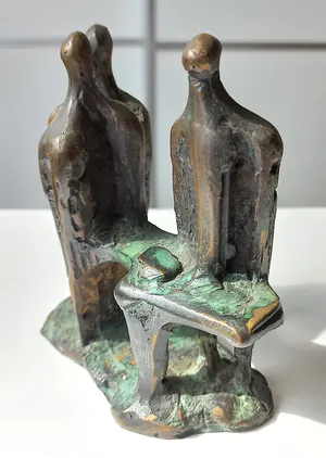 Wim Rijvers - Drie figuren met tafel, bronzen beeld kopen? Bied vanaf 150!