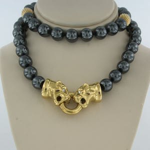 18k gouden slot van panter koppen met diamant aan hematiet kralen collier - 45cm kopen? Bied vanaf 800!