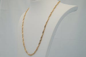 2545- 18 Krt - geel-gouden "gedraaid" collier - Arabische teksthanger - gekeurd kopen? Bied vanaf 310!