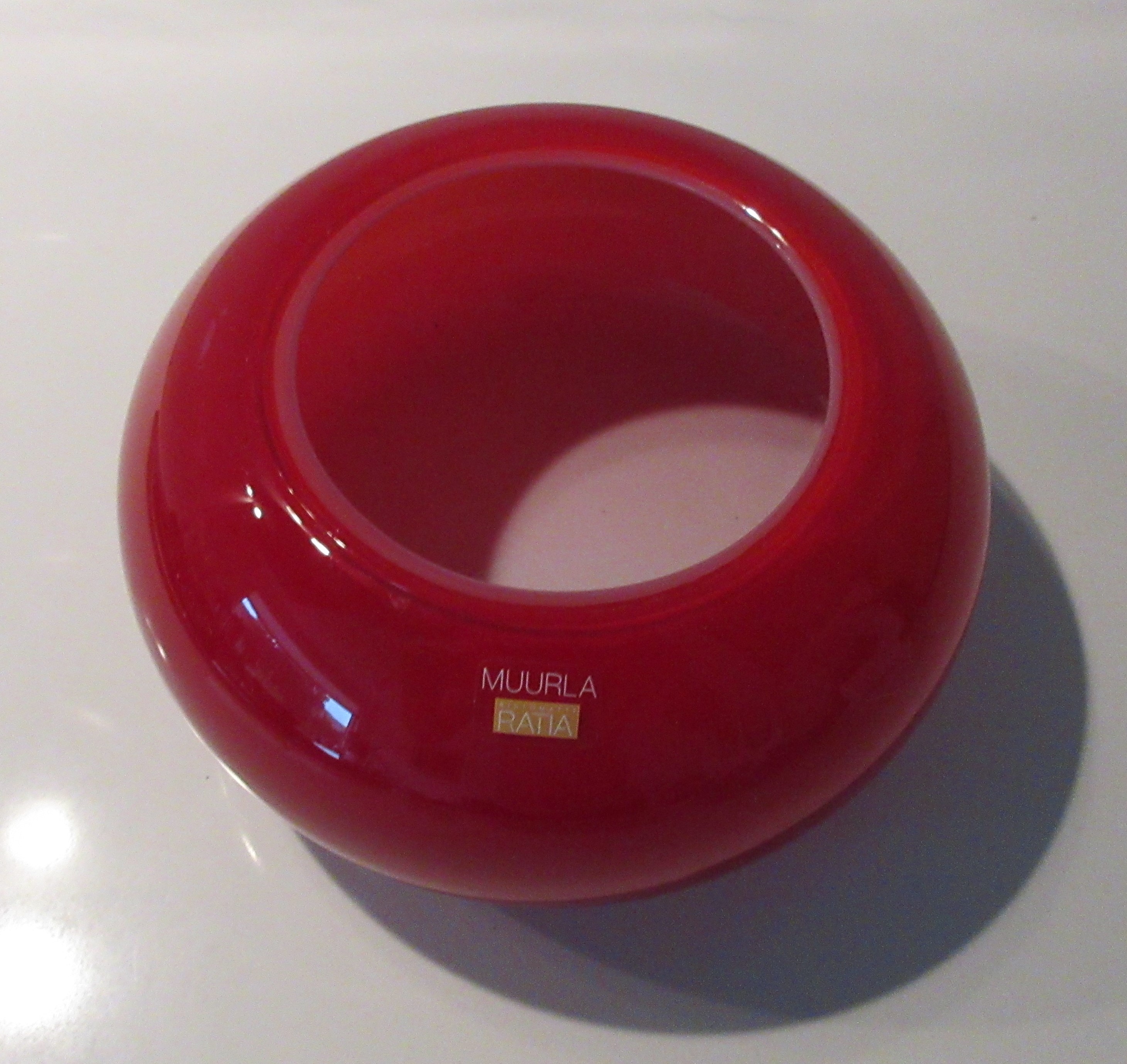 Niet of onleesbaar gesigneerd - Rode opaline hand geblazen Finse kandelaar van Muurla Ratia kopen? Bied vanaf 1!