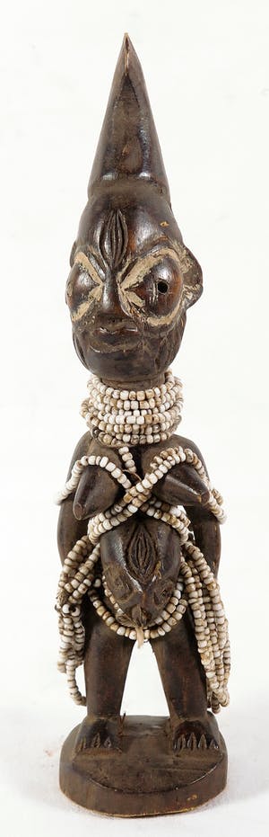 Ibedji - Vrouwenbeeld met witte kralen kopen? Bied vanaf 1!