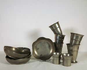Meeuws en Zn. N.V. - Lot tinnen bekers en schalen verkocht voor € 1!